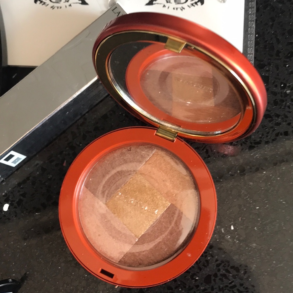 Make-Up Bundle - Picture 5 of 8